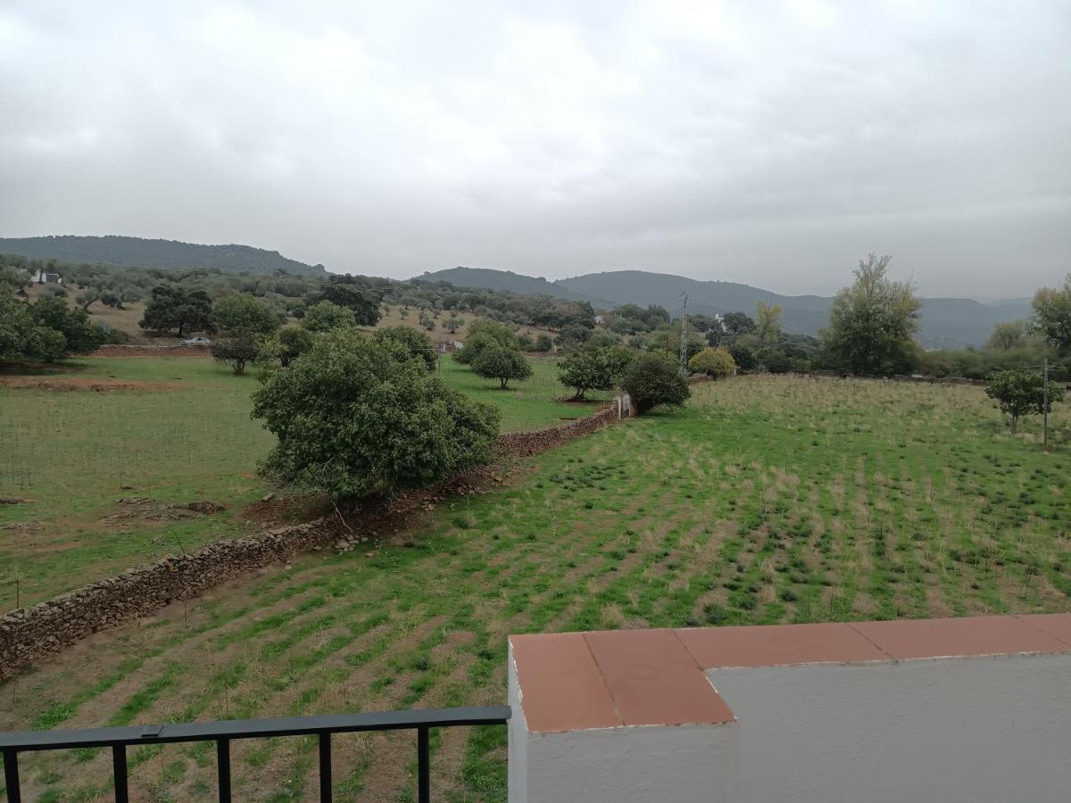 El Corralon De Severo Hinojales Extérieur photo